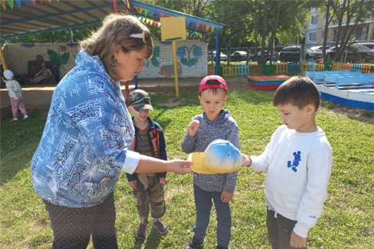 Прогулка без кепки (опасность солнечного и теплового удара)