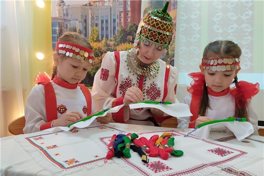 День чувашской вышивки