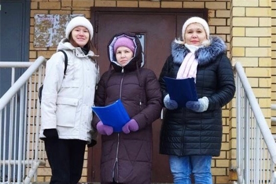 В новогодние праздники педагоги детского сада № 156 посетили семью, находящуюся в социально-опасном положении