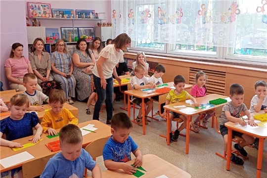 В детском саду № 156 прошёл открытый показ образовательной деятельности по познавательному развитию детей среднего возраста