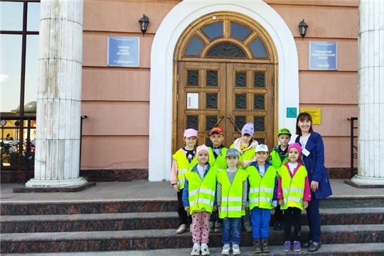 "По родному краю с рюкзаком шагаю"