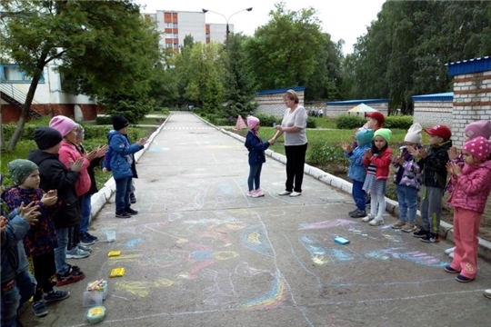Конкурс рисунков на асфальте