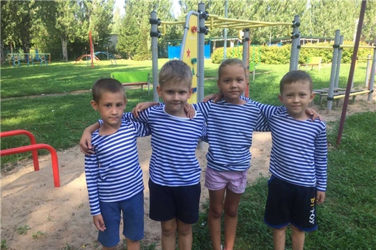19 августа в России отмечается День рождения тельняшки