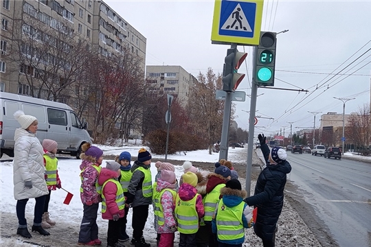 ПДД повторяем, знания о них закрепляем.