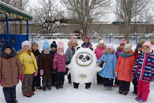 Олимпийский городок на прогулочной площадке.