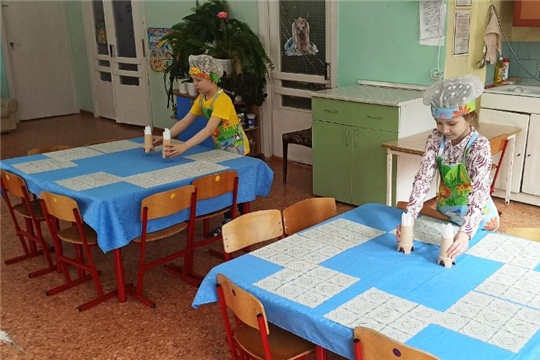 Дежурство по столовой-одна из форм организации труда детей.