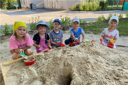 С песком играем, безопасность соблюдаем!