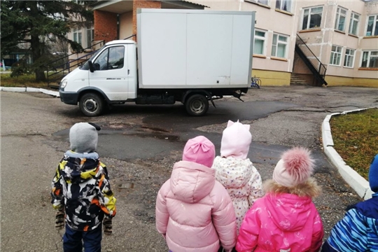 Знакомимся с профессией "водитель".