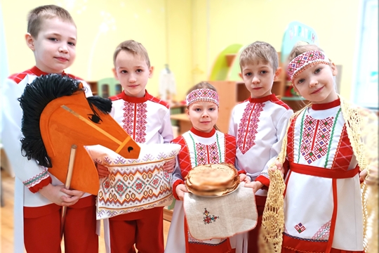 Знакомство с Масленицей