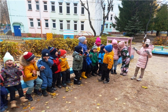 Тимуровская команда у малышей