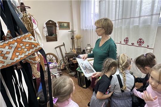 Экскурсия в музей чувашского народного быта ДОУ №167