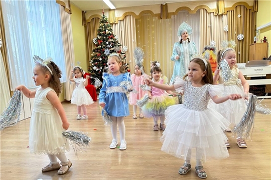 Марафон новогодних утренников продолжается