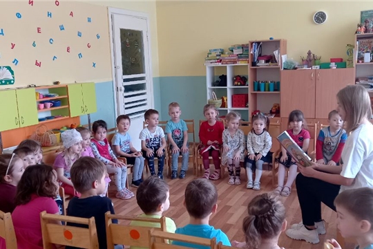 В рамках реализации муниципального проекта "Энциклопедия профессий: от А до Я" воспитанники группы "Рябинушка" познакомились с профессией повара