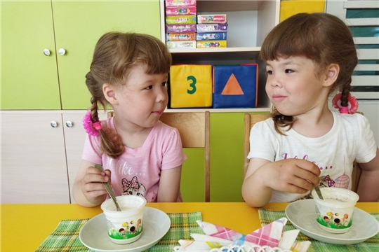 Что лучше для детского питания, кефир или йогурт?