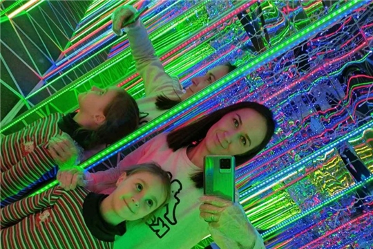  Выпускная группа "Золотая рыбка" участвует в онлайн-фотовыставке "Моя мама лучшая на свете"