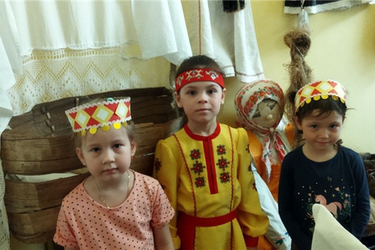 Воспитанники группы "Солнышко" посетили мини-музей чувашского быта