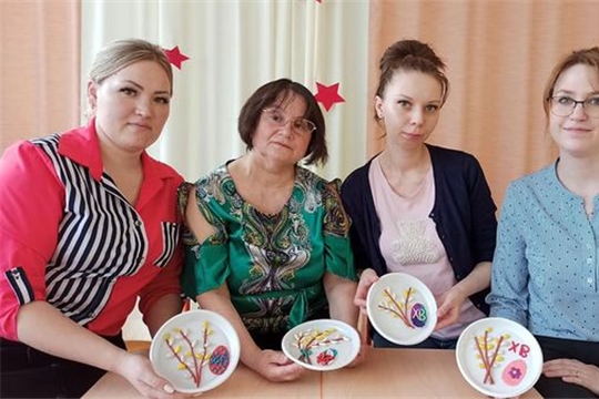 Мастер-класс родителей по изготовлению  пасхальных сувениров в технике "Пластилинография"