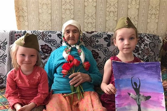 Воспитанницы детского сада 17 посетили труженицу тыла 