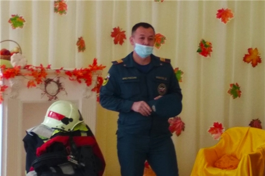 Пожарные в гостях у дошколят