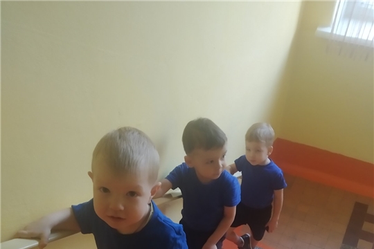 Как вести себя на лестницах