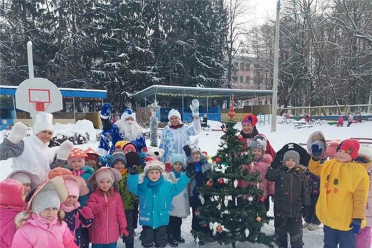 Новогоднее костюмированное фестиваль-шествие «Дети Че шагают в Новый год!»