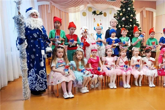 Новогодний утренник в группе "Теремок"