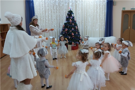 Новый год стучит к нам в двери!