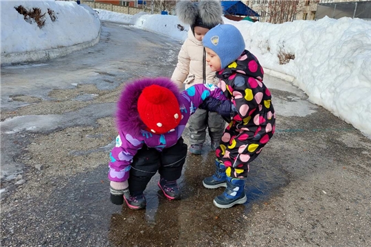 Топают ножки по скользкой дорожке!