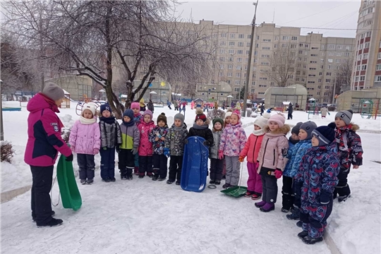 Первые катания на ледянках.