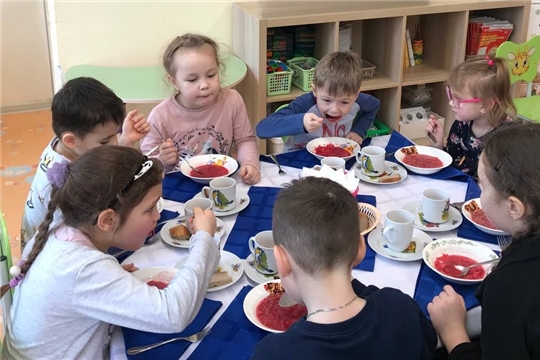 Кушаем суп.