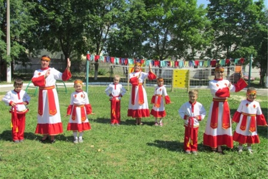 Дефиле чувашских костюмов