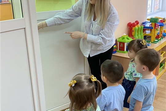 Правила безопасного обращения с дверьми