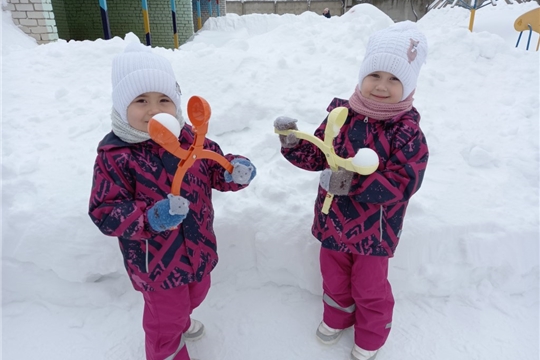 Игра в снежки