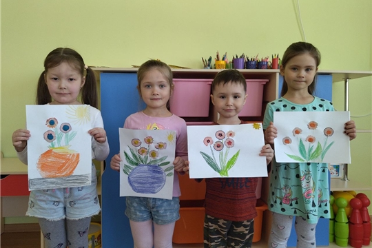 Аппликация «Цвет» из стружек с элементами рисования