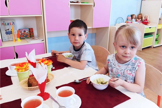 Салат из свежей капусты и свежих огурцов