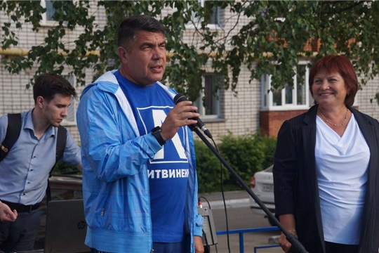 Папа, мама, я - вместе дружная семья