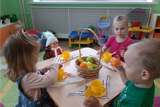 Чаепитие у куклы Кати