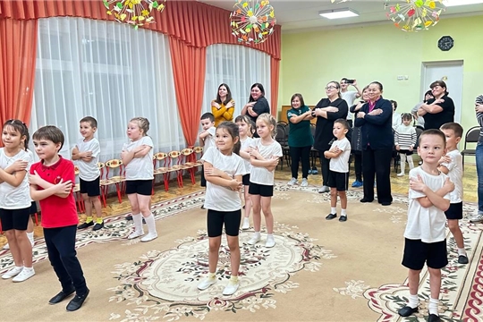 Мамы как пуговки, на них всё держится