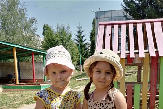 Головной убор детей летом