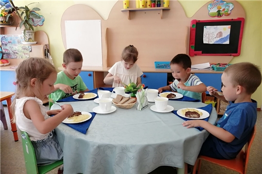 Мясной рулет с яйцом