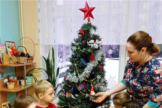 Пусть новогодняя елка нам радость принесёт