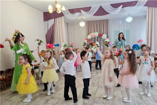 Праздник любимых мам и бабушек