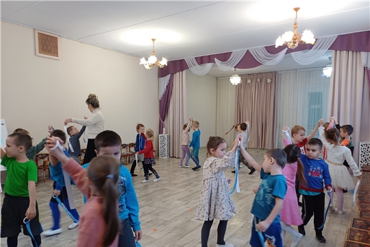 Итоговое занятие "Веселая ритмика"