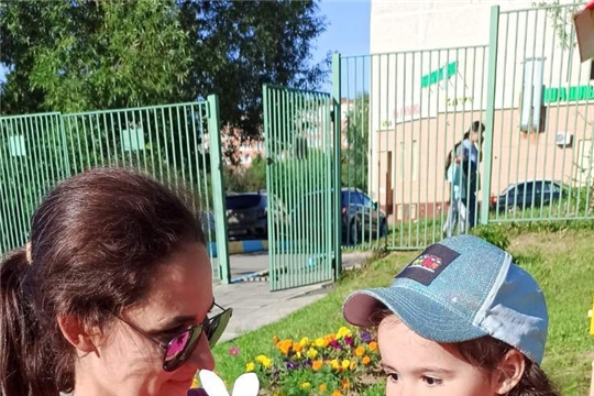 Я дарю тебе ромашку