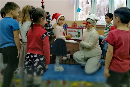 В детских садах начали писать письма Деду Морозу