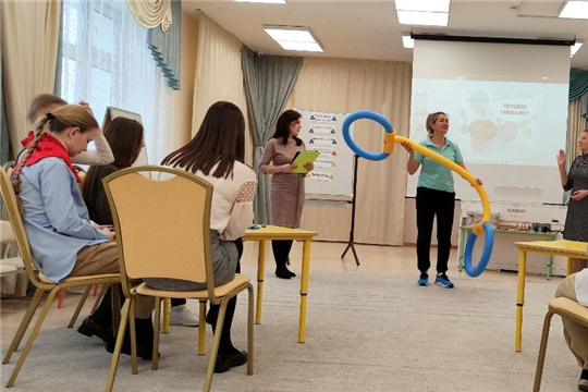 Педагоги дошкольных учреждений проводят различные деловые игры для формирования интереса к профессиональной деятельности у будущих педагогов