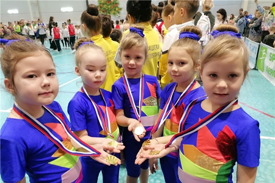 Фестиваль по спортивной и оздоровительной аэробике «Елка в кроссовках»