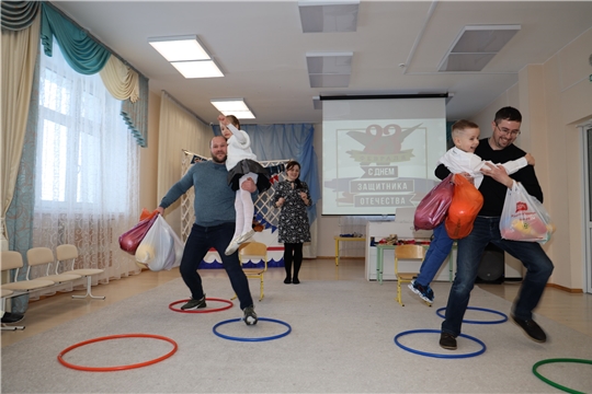 Праздничное мероприятие «Равнение на Папу!»