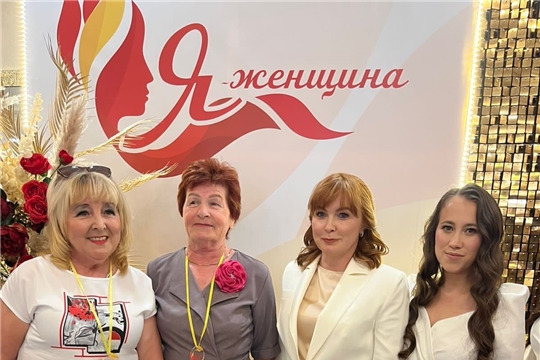 В день празднования Дня Республики чествуют участниц I I республиканского конкурса «Я женщина». Поздравляем👏 нашу дорогую и замечательную маму, Светлану Викторову с победой 🥇в номинации "Мы строим нашу экономику".