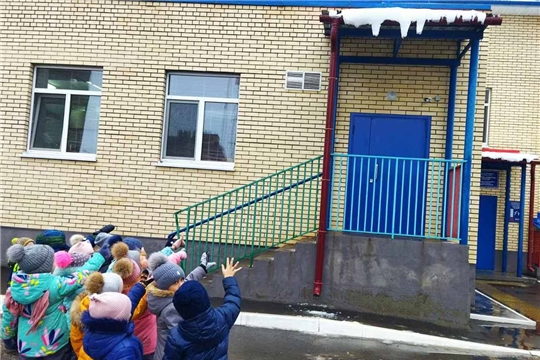 Правила поведения во время схода снега и падения сосулек